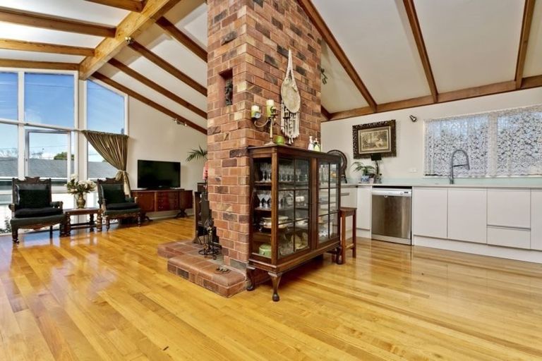 Photo of property in 421 East Coast Road, Mairangi Bay, Auckland, 0630