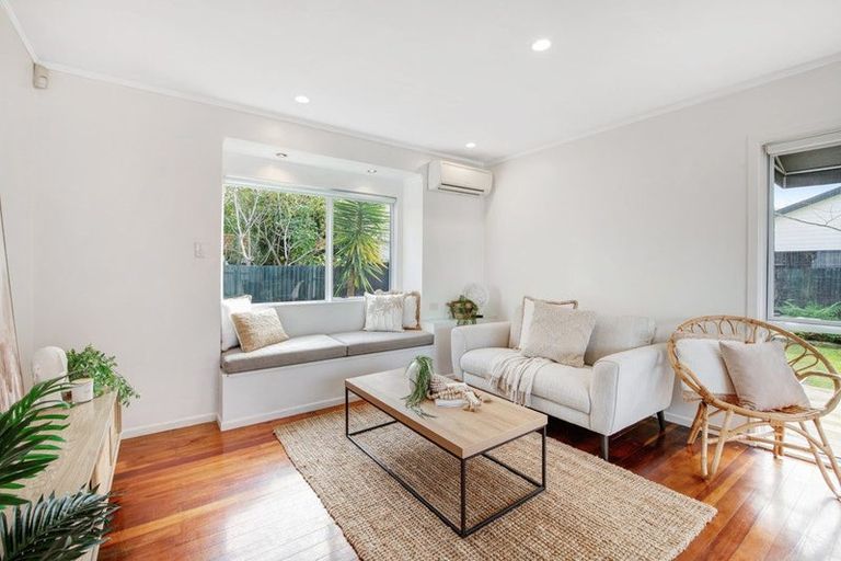 Photo of property in 16 Ross Crescent, Orewa, 0931