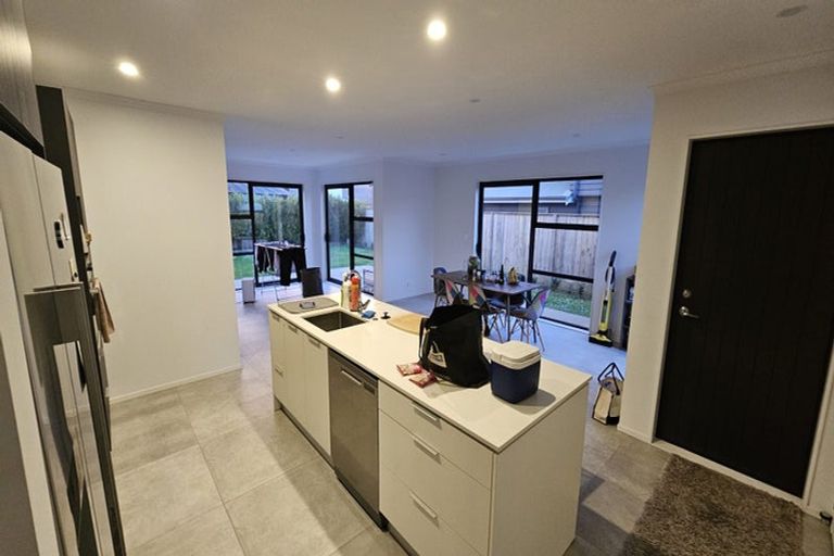 Photo of property in 49 Mettam Drive, Swanson, Auckland, 0614