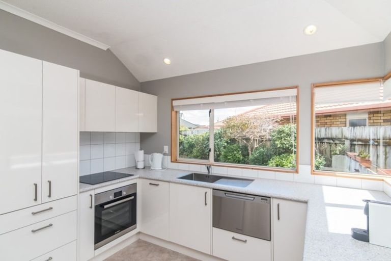 Photo of property in 31 Beach Haven Place, Paraparaumu Beach, Paraparaumu, 5032