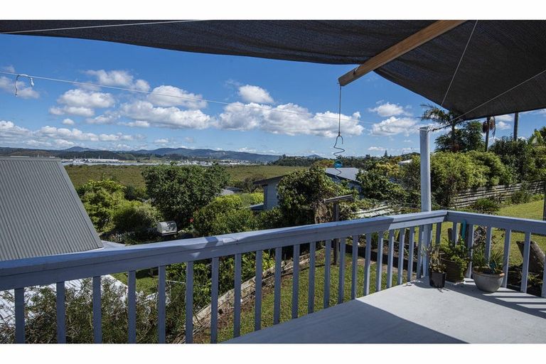 Photo of property in 33 Raumati Crescent, Onerahi, Whangarei, 0110