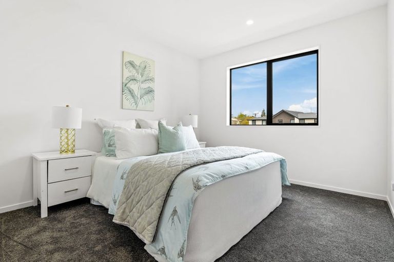 Photo of property in 49b Vera Road, Te Atatu South, Auckland, 0610