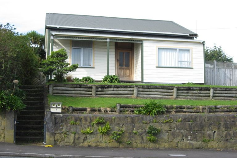 Photo of property in 33 Belt Road, Moturoa, New Plymouth, 4310