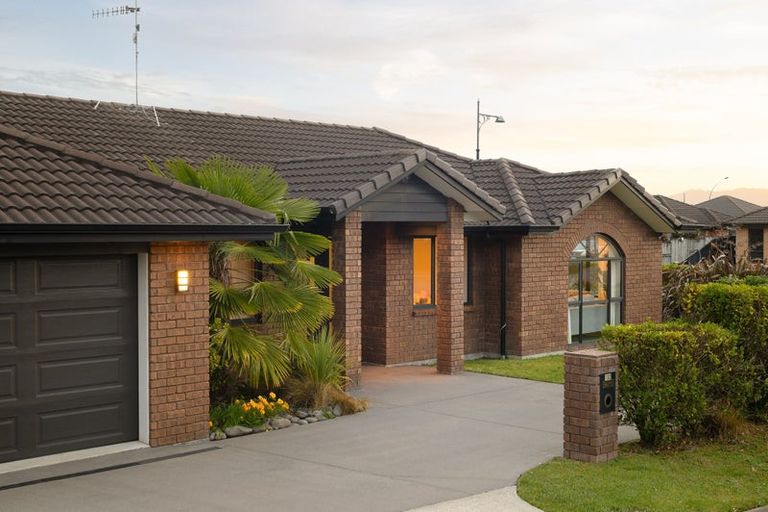 Photo of property in 102 Barrington Drive, Huntington, Hamilton, 3210