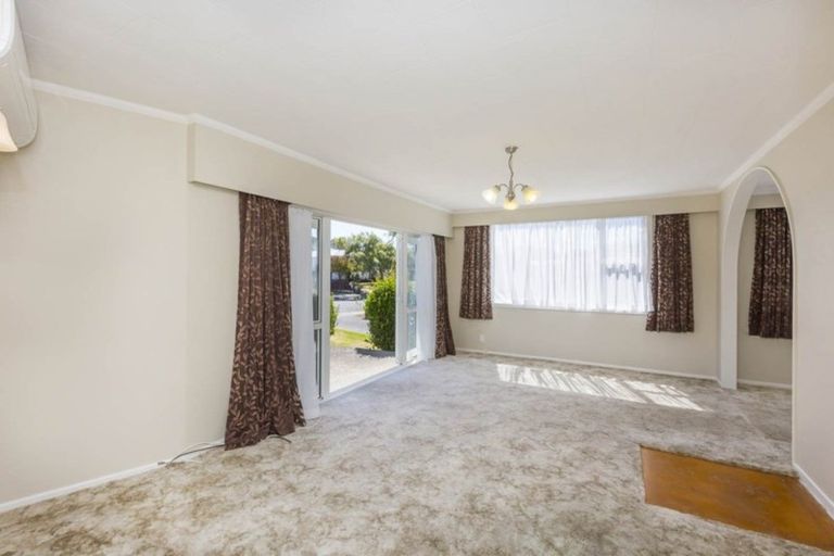 Photo of property in 16 Kentucky Street, Totara Park, Upper Hutt, 5018
