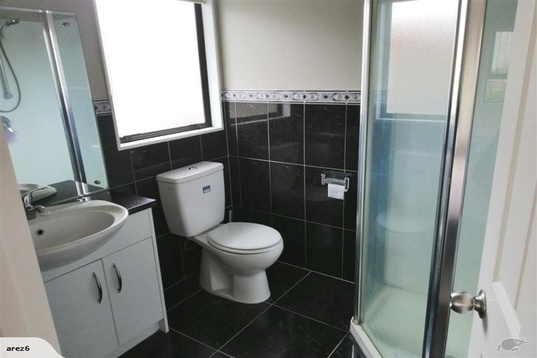 Photo of property in 21 Chadlington Avenue, Henderson, Auckland, 0612