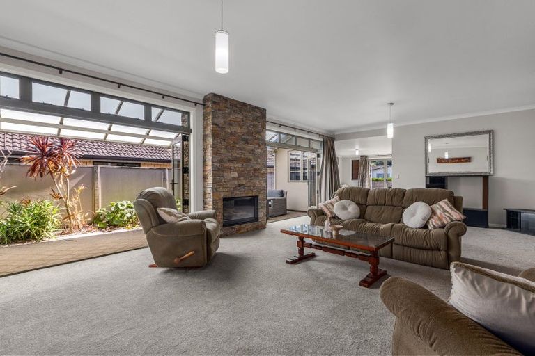 Photo of property in 1 Tarn Close, Pyes Pa, Tauranga, 3112