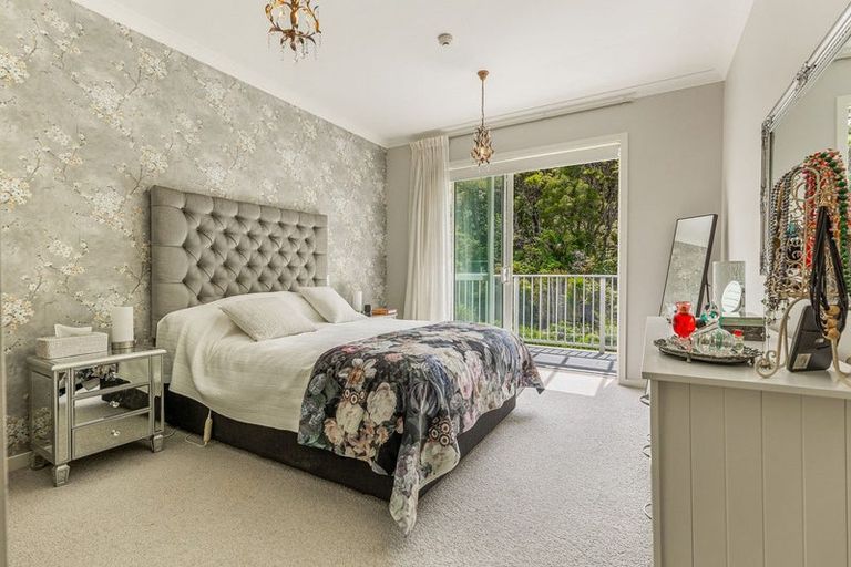 Photo of property in 24 Eaves Bush Parade, Orewa, 0931