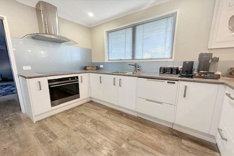 Photo of property in 19 Pirinoa Street, Feilding, 4702