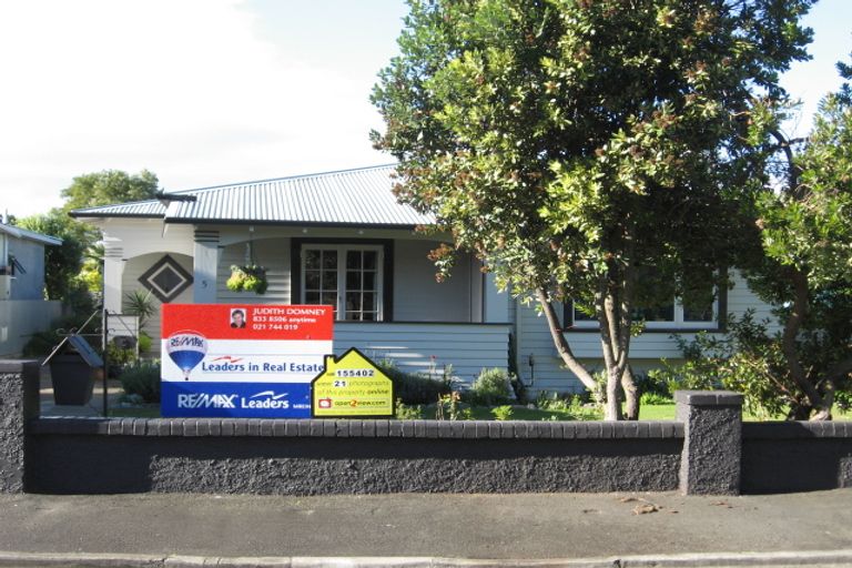 Photo of property in 5 Roach Street, Marewa, Napier, 4110