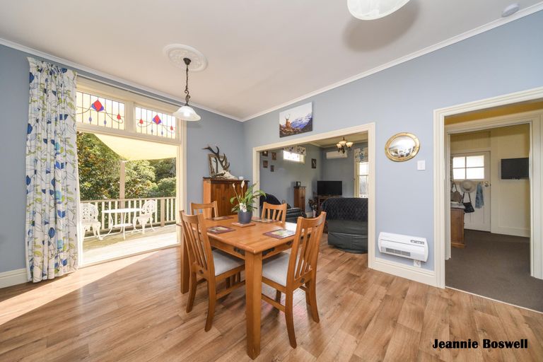 Photo of property in 110 Hastings Street, Halcombe, Feilding, 4779