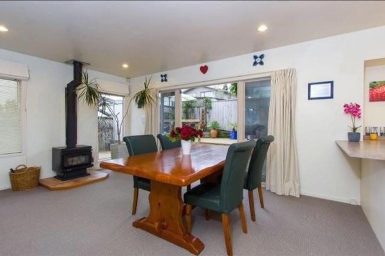 Photo of property in 1/20 La Perouse Street, Botany Downs, Auckland, 2010