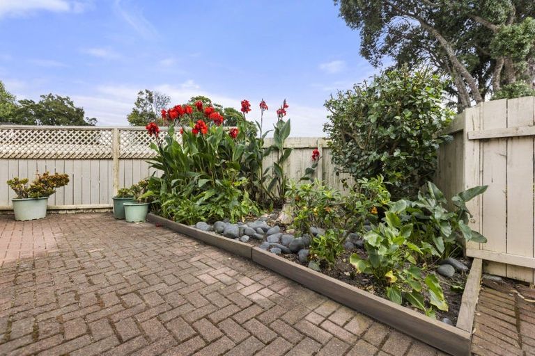 Photo of property in 1042 Great North Road, Point Chevalier, Auckland, 1022