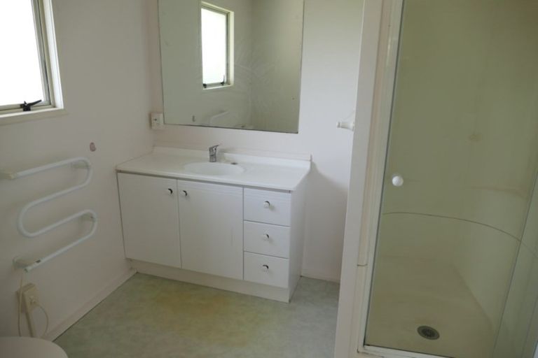 Photo of property in 80n Tirimoana Road, Te Atatu South, Auckland, 0602