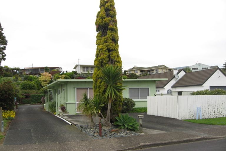 Photo of property in 76 The Circle, Manly, Whangaparaoa, 0930