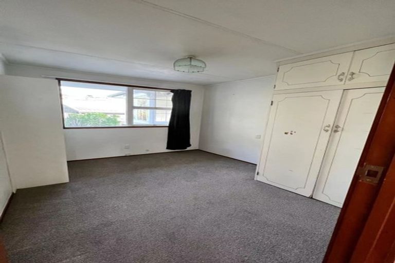 Photo of property in 1/520 Beach Road, Murrays Bay, Auckland, 0630