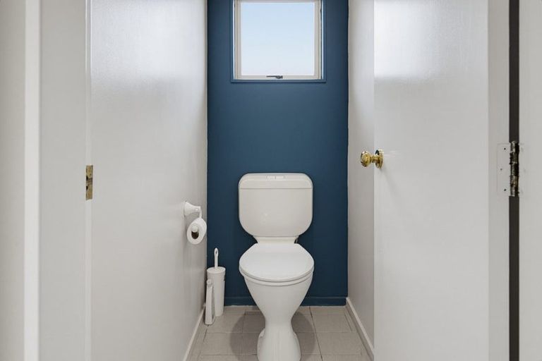 Photo of property in 20a Bowes Crescent, Strathmore Park, Wellington, 6022
