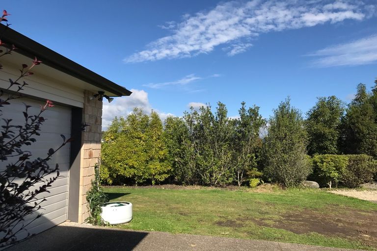 Photo of property in 39 Scoria Close, Pyes Pa, Tauranga, 3112