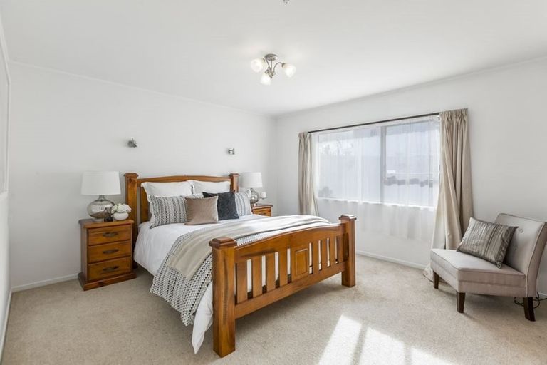 Photo of property in 1/218 Centreway Road, Orewa, 0931