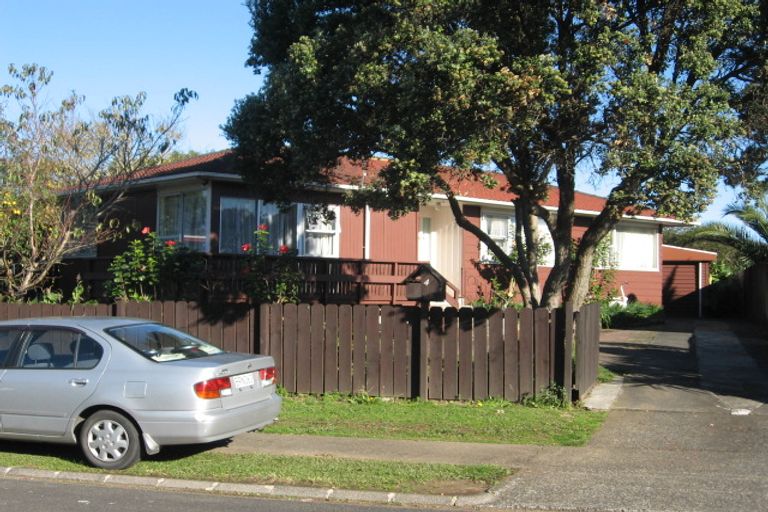 Photo of property in 4 Awakino Place, Manurewa, Auckland, 2102