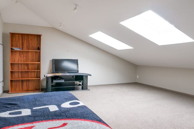 Photo of property in 14 Peakes Road, Saint Johns Hill, Whanganui, 4501