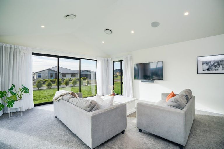 Photo of property in 6 Chatham Rise, Seaward Bush, Invercargill, 9812