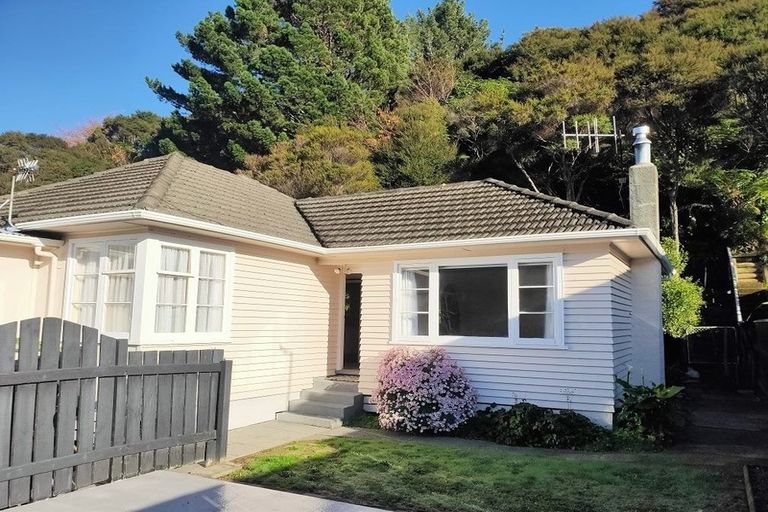 Photo of property in 161 Wellington Road, Wainuiomata, Lower Hutt, 5014