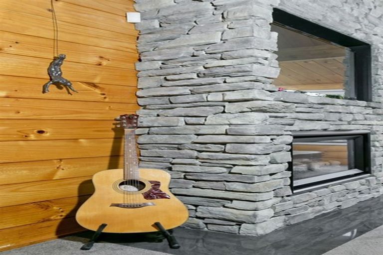 Photo of property in 79 Caribbean Drive, Unsworth Heights, Auckland, 0632