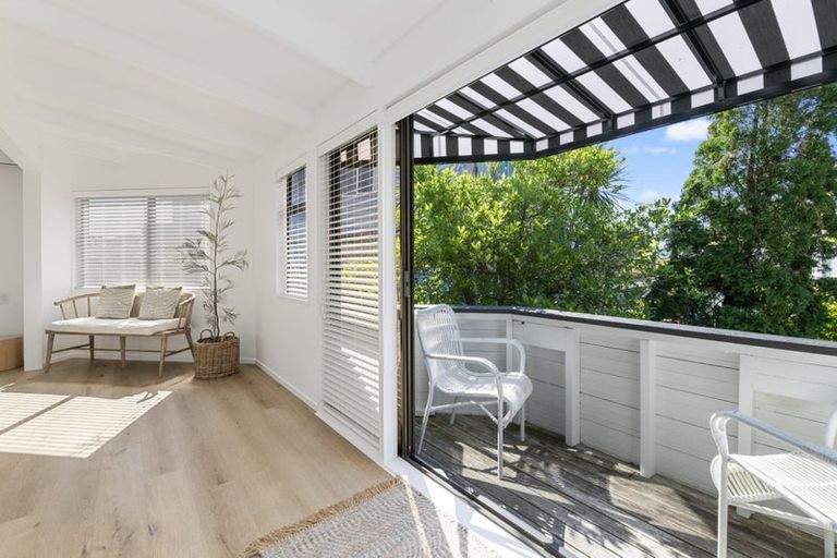 Photo of property in 19 Zita Avenue, Matakatia, Whangaparaoa, 0930