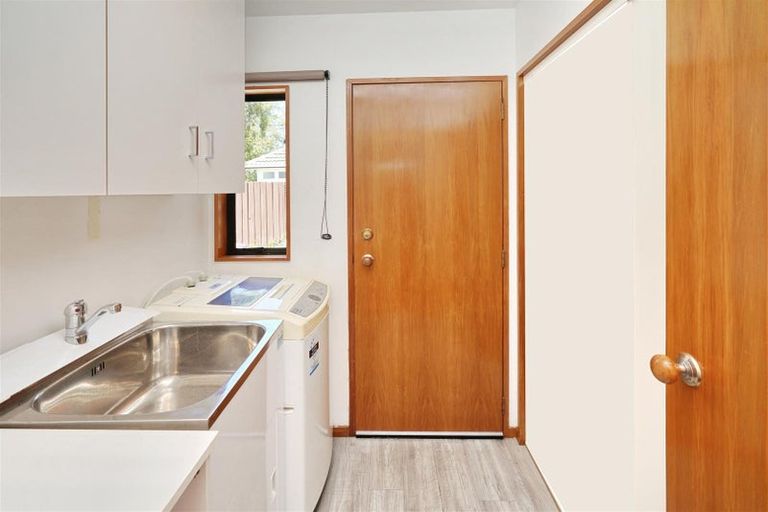 Photo of property in 2/52 Northcote Road, Northcote, Christchurch, 8052