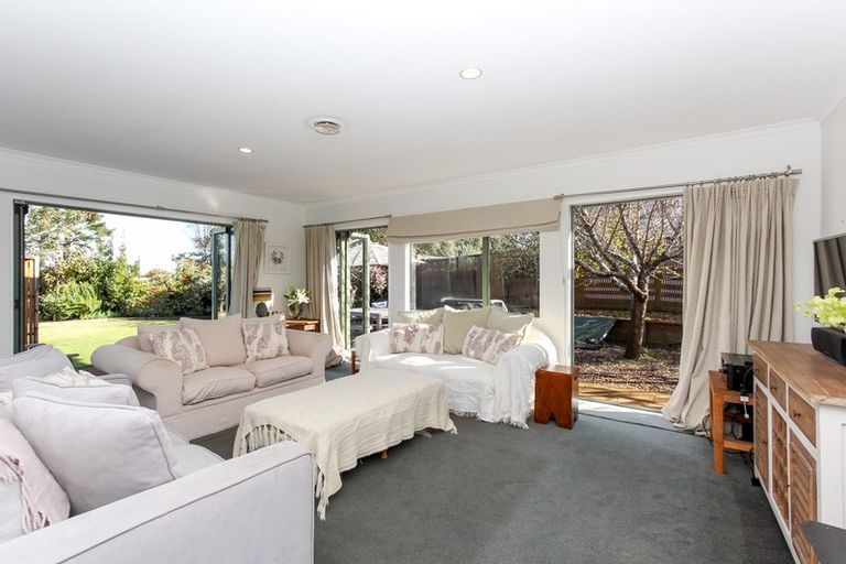 Photo of property in 26 Carthew Street, Okato, 4335