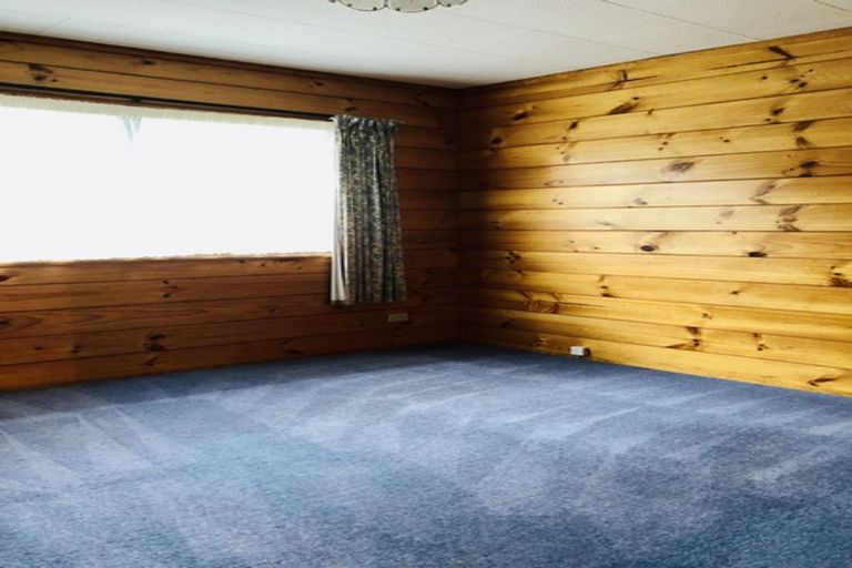 Photo of property in 23 Elizabeth Drive, West Harbour, Auckland, 0618