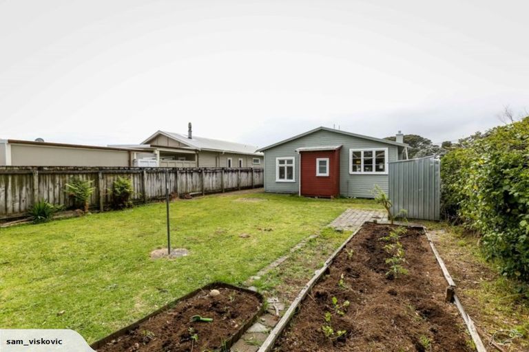 Photo of property in 14 Pukenui Street, Strandon, New Plymouth, 4312