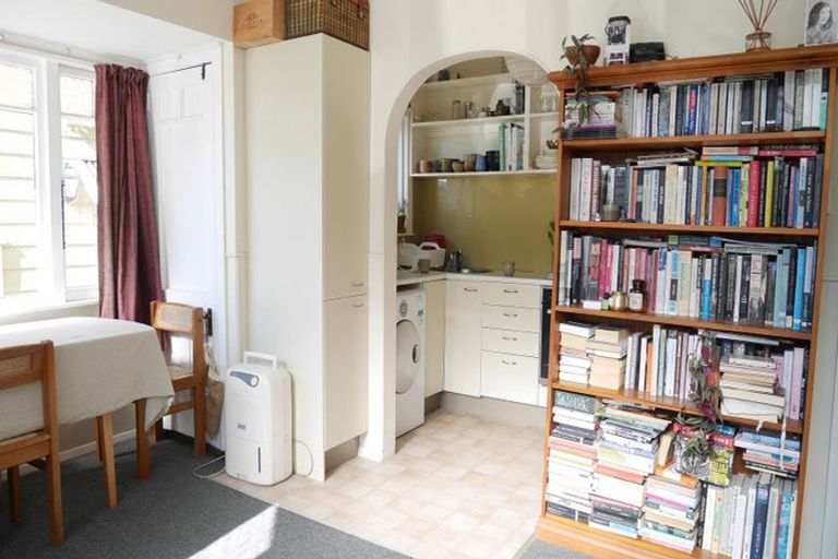 Photo of property in 19 George Street, Thorndon, Wellington, 6011