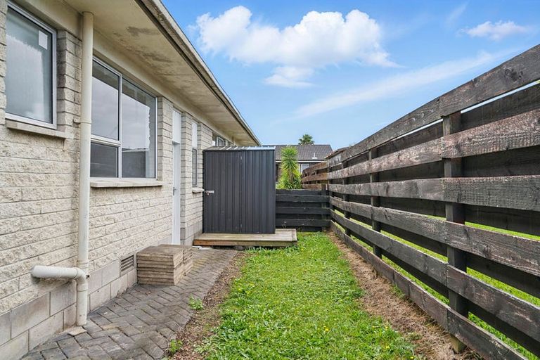 Photo of property in 1/41 Blacklock Avenue, Henderson, Auckland, 0612