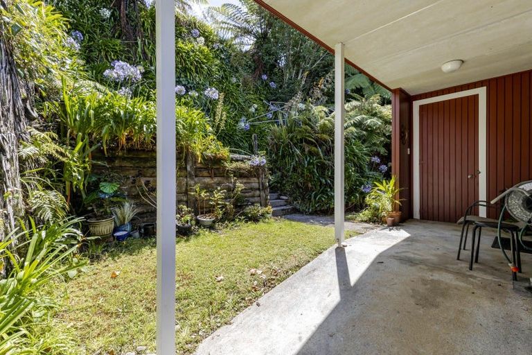 Photo of property in 9 Whitby Place, Westown, New Plymouth, 4310
