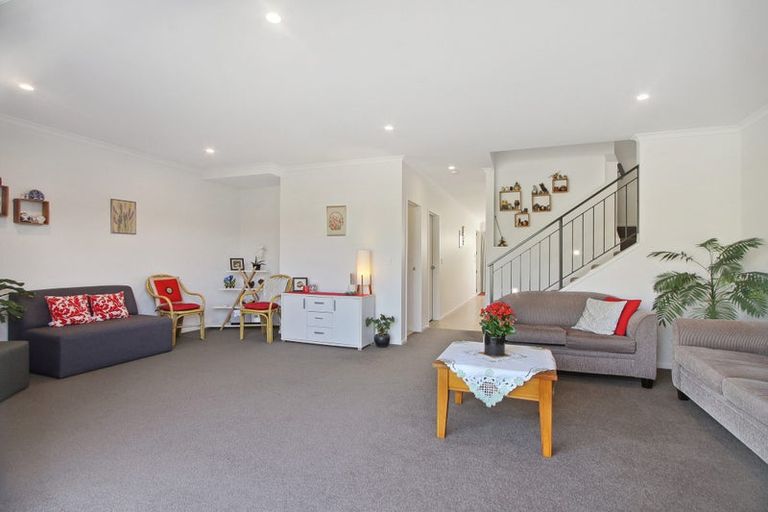 Photo of property in 7 Briddock Way, Swanson, Auckland, 0614