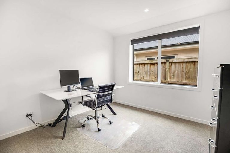 Photo of property in 7 Magnolia Lane, Kelvin Grove, Palmerston North, 4414