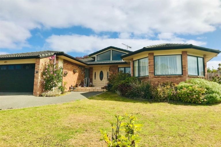Photo of property in 8 Kath Hopper Drive, Orewa, 0931