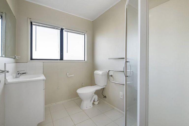 Photo of property in 199 Chivalry Road, Glenfield, Auckland, 0629