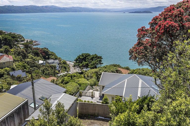 Photo of property in 139 Grafton Road, Roseneath, Wellington, 6011