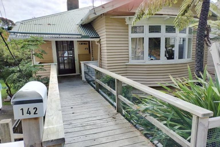 Photo of property in 142 Russell Terrace, Berhampore, Wellington, 6023