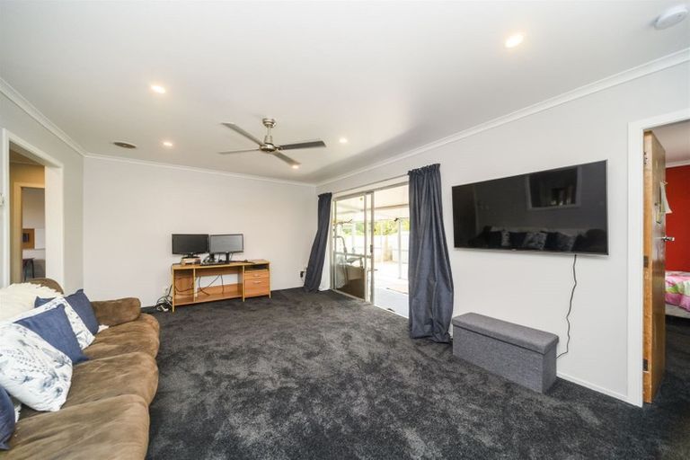 Photo of property in 5 Tilbury Avenue, Hokowhitu, Palmerston North, 4410