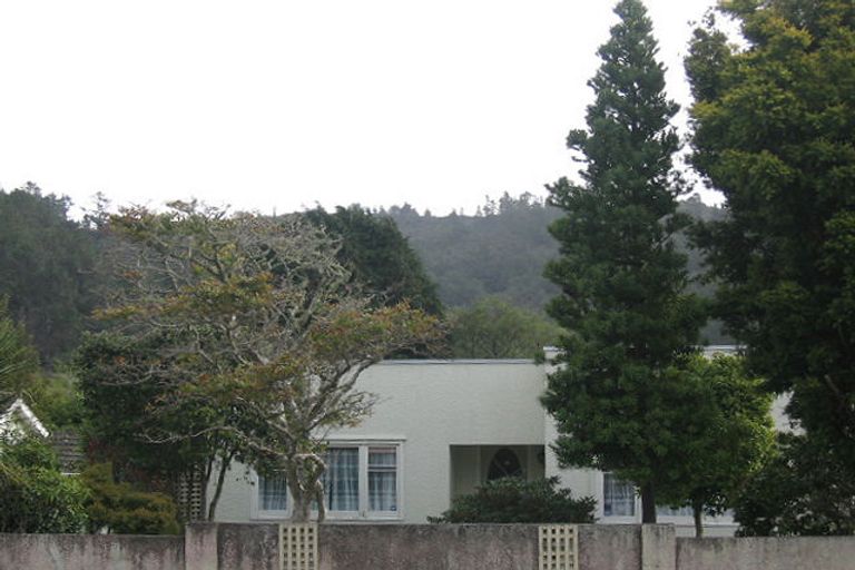 Photo of property in 422 Stokes Valley Road, Stokes Valley, Lower Hutt, 5019