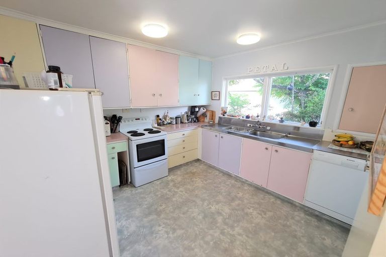 Photo of property in 141 Matatua Road, Raumati Beach, Paraparaumu, 5032