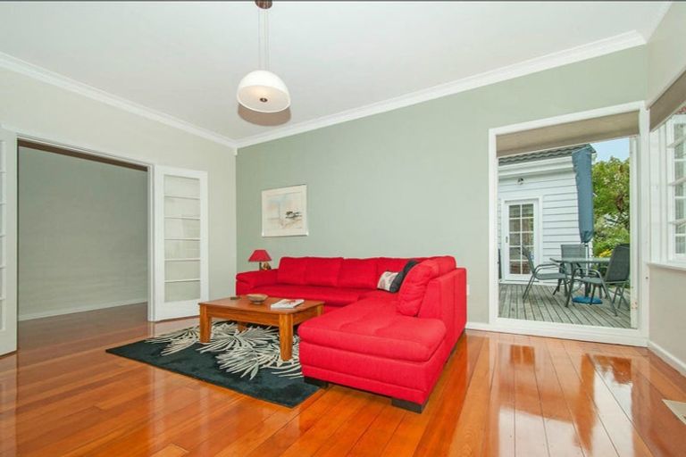 Photo of property in 2 Sherwood Street, Woburn, Lower Hutt, 5010
