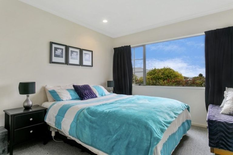 Photo of property in 28 Lakeridge Close, Rangatira Park, Taupo, 3330