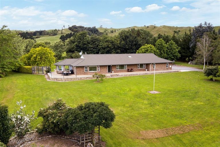 Photo of property in 281h Lees Pakaraka Road, Te Ore Ore, Masterton, 5886