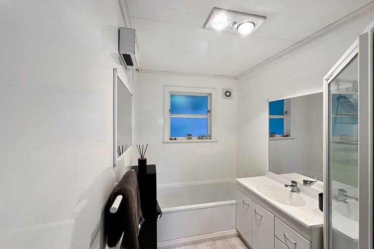 Photo of property in 79 Stokes Valley Road, Stokes Valley, Lower Hutt, 5019