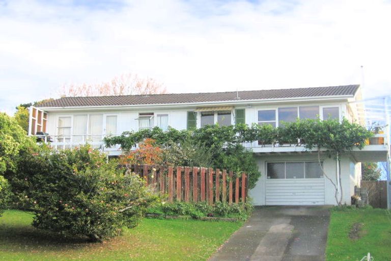 Photo of property in 6 Keegan Drive, Massey, Auckland, 0614